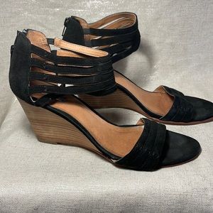 HALOGEN WEDGES